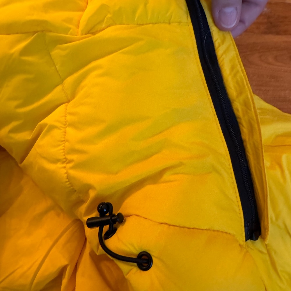Ultra lightweight, extra warm Bagatelle puffer jacket with removable hood - Picture 2 of 7